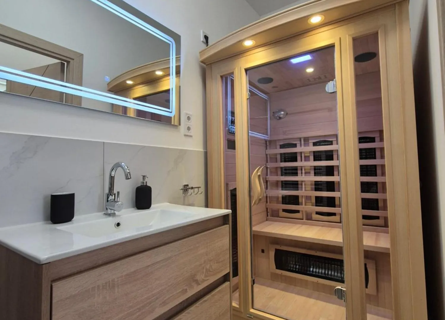 T13 Budapest Two-Bedroom Apartment Ungheria