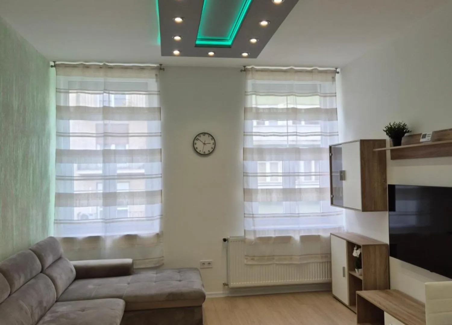 T13 Budapest Two-Bedroom Apartment Hungary
