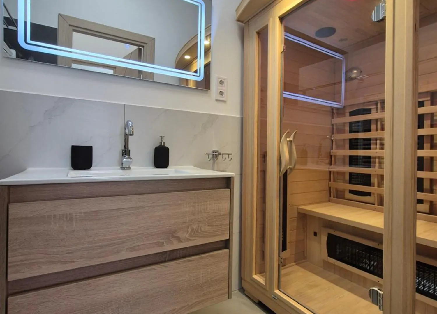 T13 Budapest Two-Bedroom Apartment